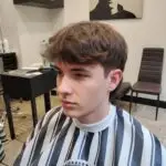 corte de pelo actual semi largo joven Peluquera Masculina